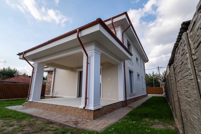 Casă cu 4 camere în Central