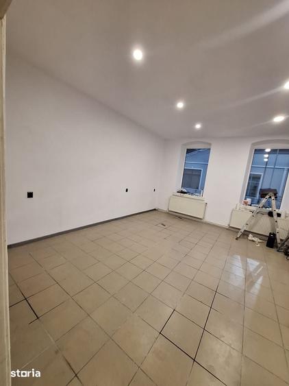 Spațiu comercial, de 66 mp, în Piața Centrală
