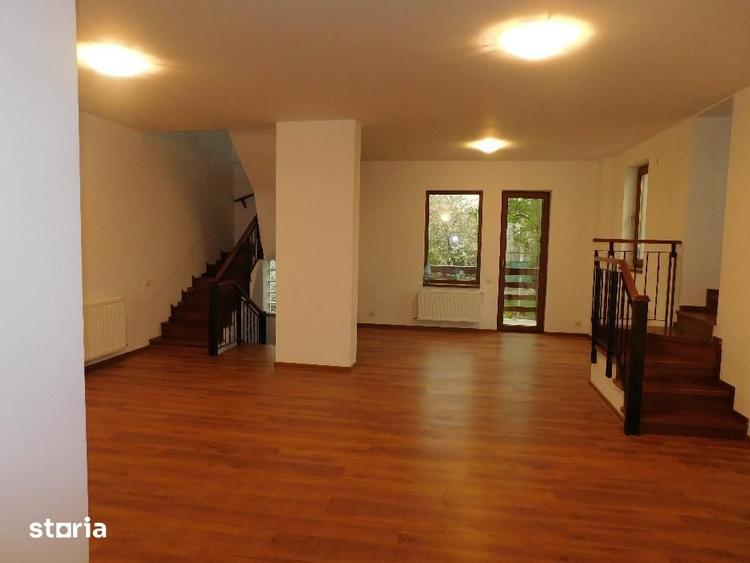 Casă cu 4 camere cu Teren 250 Mp în Apărătorii Patriei