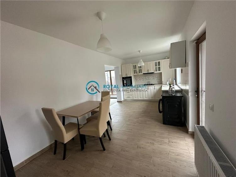Duplex cu 4 camere cu Canalizare în Strejnicu
