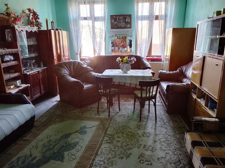 Casă cu Teren 80 Mp în Central