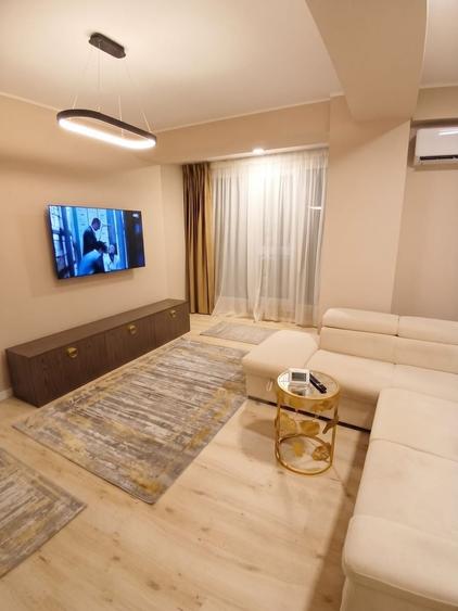 Apartament cu 3 camere decomandat, mobilat în Central