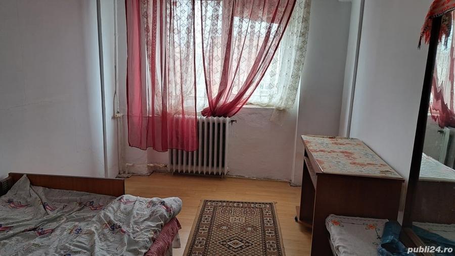 Apartament cu 3 camere decomandat, mobilat în Drumul Taberei — fotografia 1
