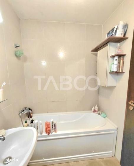 Apartament cu 3 camere decomandat în Borhanci
