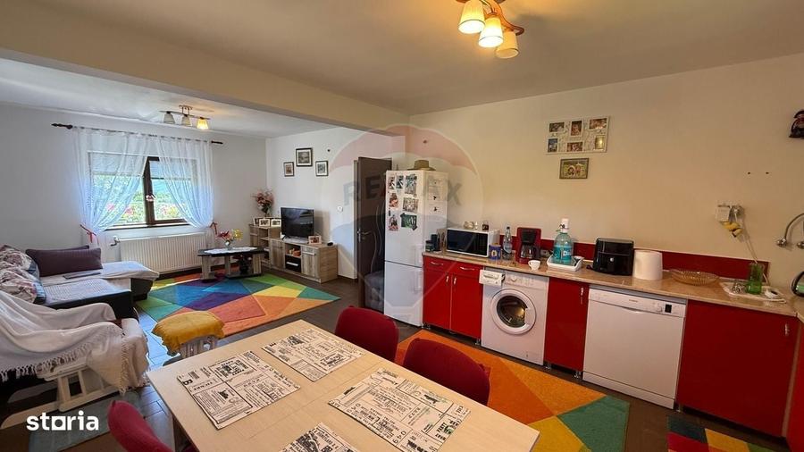 Casă cu 3 camere în Mărăști