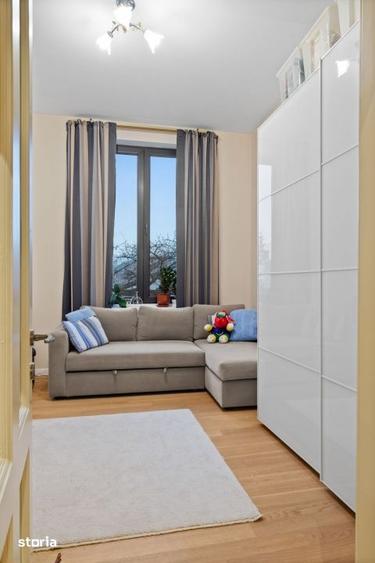 Apartament cu 4 camere, mobilat în Unirii
