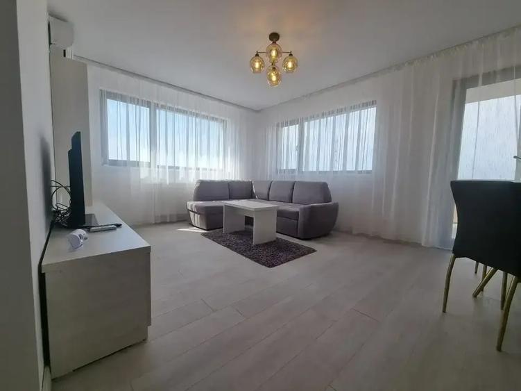 Apartament cu 2 camere decomandat în Splaiul Unirii