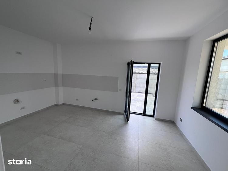 Casă cu 4 camere cu Teren 332 Mp în Cernica