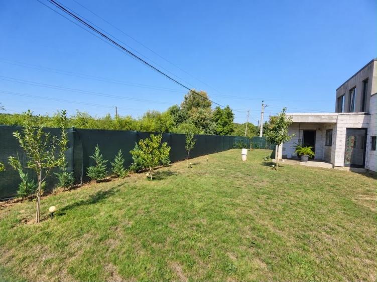 Casă cu 4 camere cu Teren 799 Mp în Ghiroda