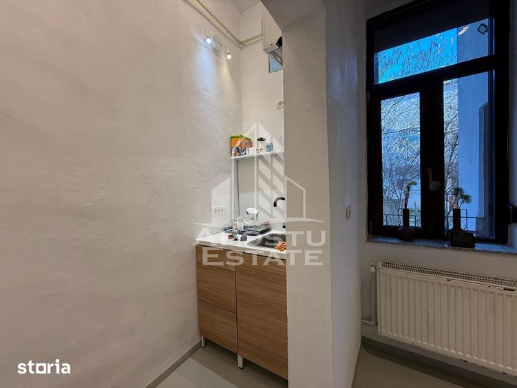 Apartament cu 3 camere semidecomandat în Iosefin