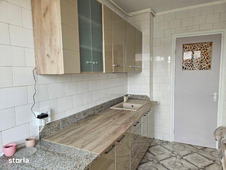 Apartament cu 2 camere decomandat în Tei