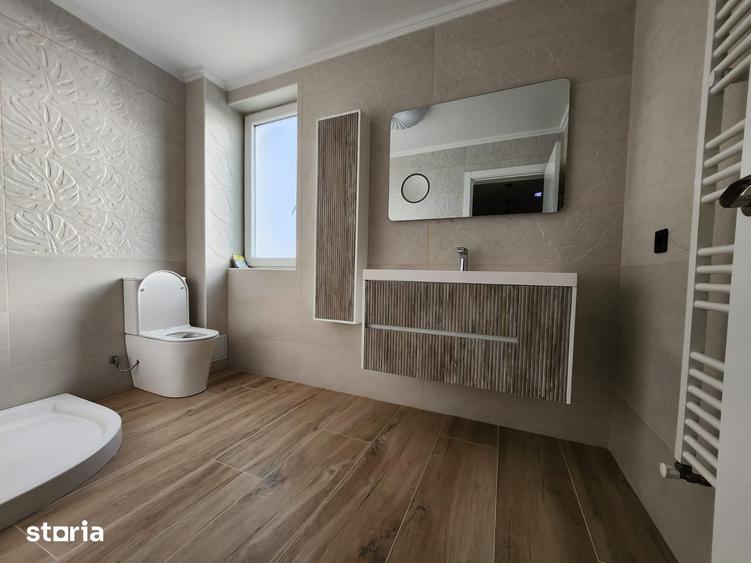 Casă cu 4 camere cu Teren 300 Mp în Central