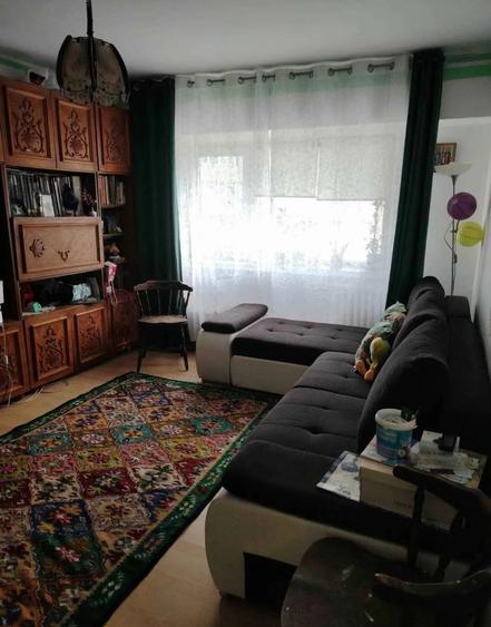 Apartament cu 3 camere decomandat în Dacia