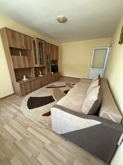 Apartament cu 2 camere decomandat în Micro 20