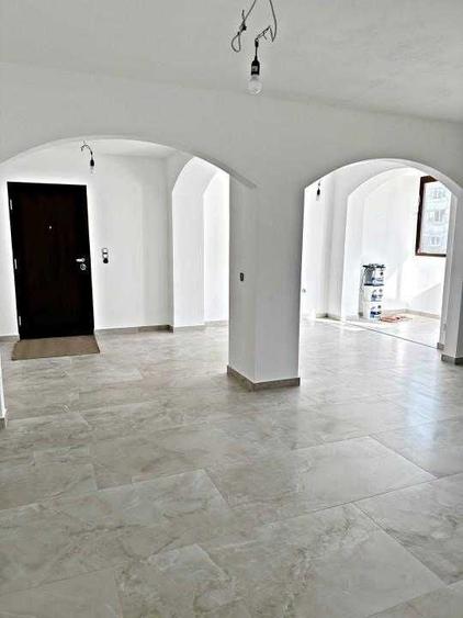 Spațiu comercial, de 100 mp, în Central