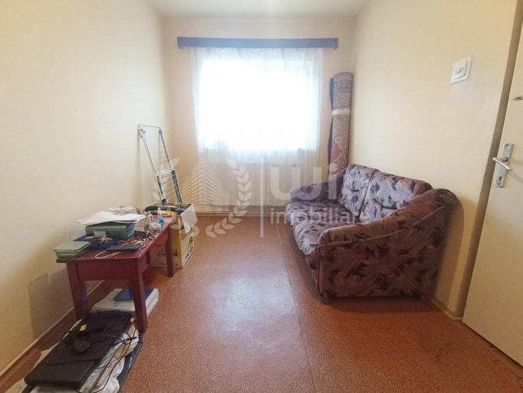 Apartament cu 4 camere decomandat, mobilat în Gruia