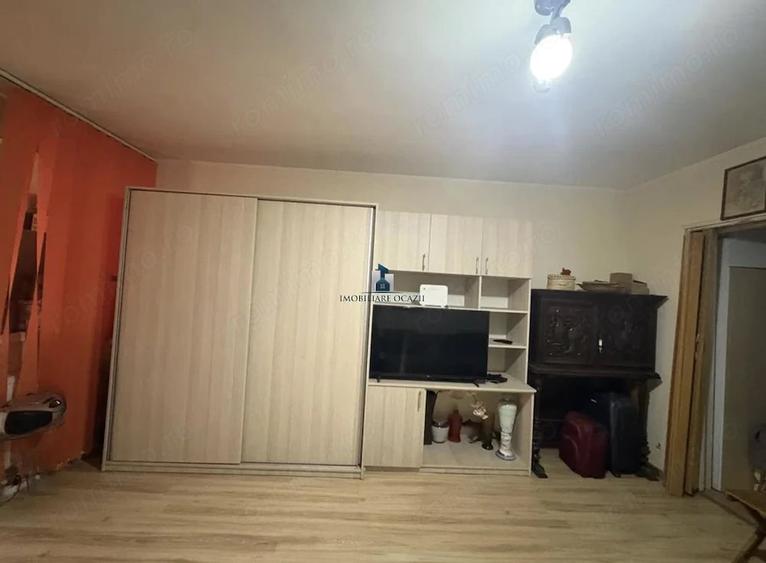 Garsonieră semidecomandată în Apărătorii Patriei