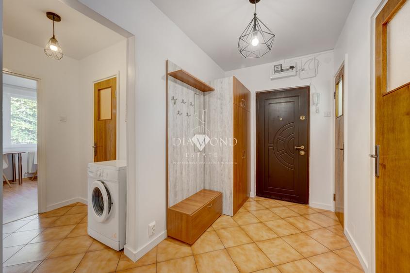 Apartament cu 3 camere decomandat, mobilat în Titan