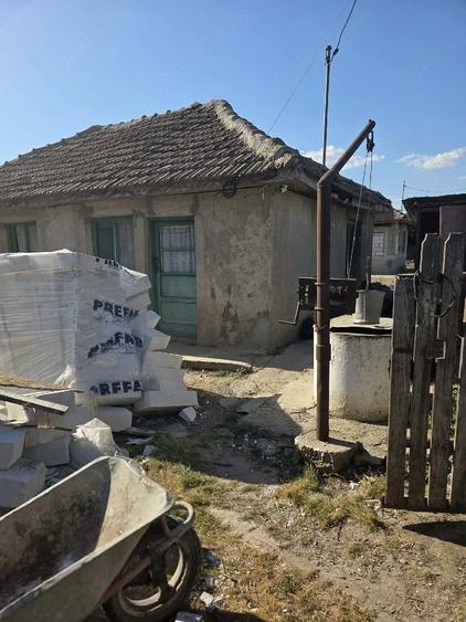 Casă cu Teren 300 Mp în Amara