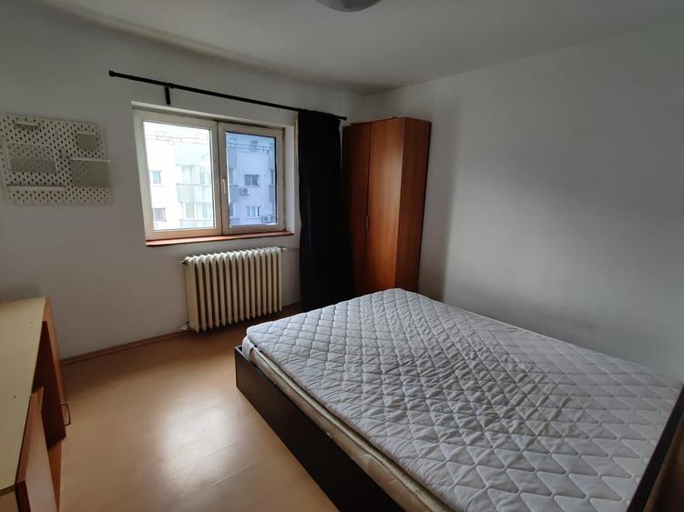 Apartament cu 3 camere decomandat în Unirii