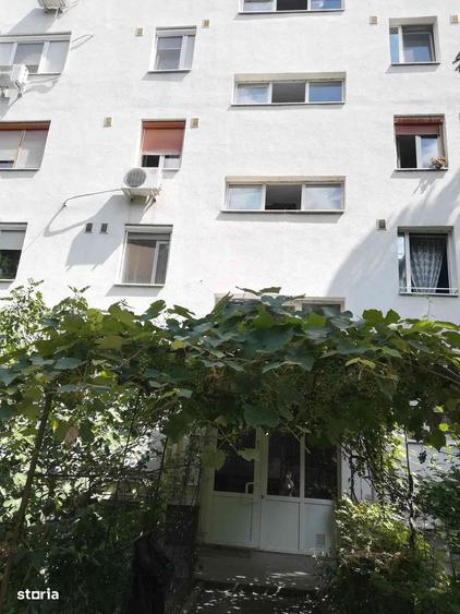 Apartament cu 3 camere decomandat în Ozana