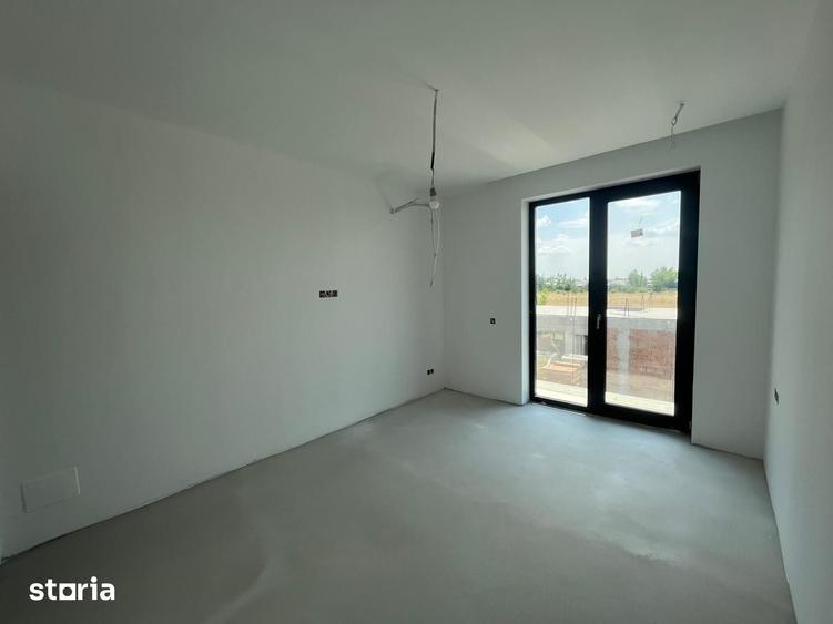 Casă cu 6 camere cu Teren 300 Mp în Tunari