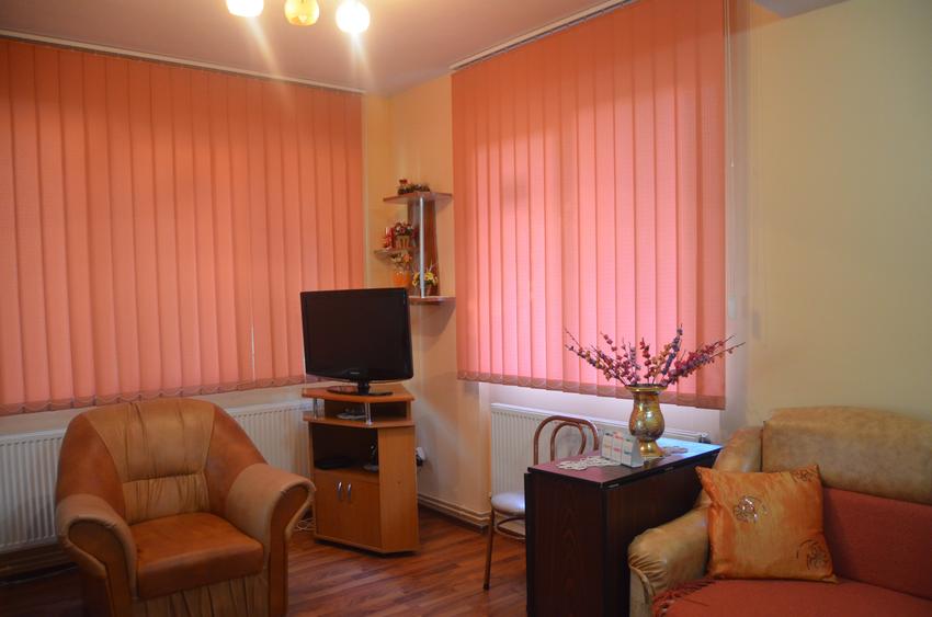 Duplex cu 5 camere cu Canalizare în Central