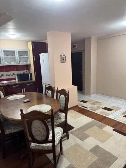 Apartament cu 3 camere decomandat în Exterior Vest