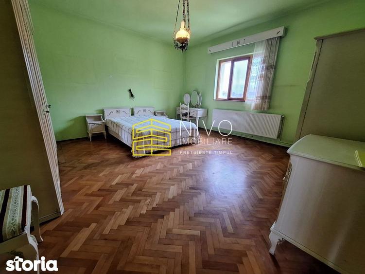 Casă cu 3 camere decomandat cu Canalizare în Central