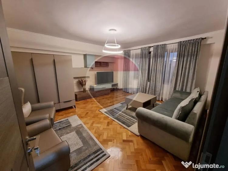 Apartament cu 2 camere decomandat în Intim