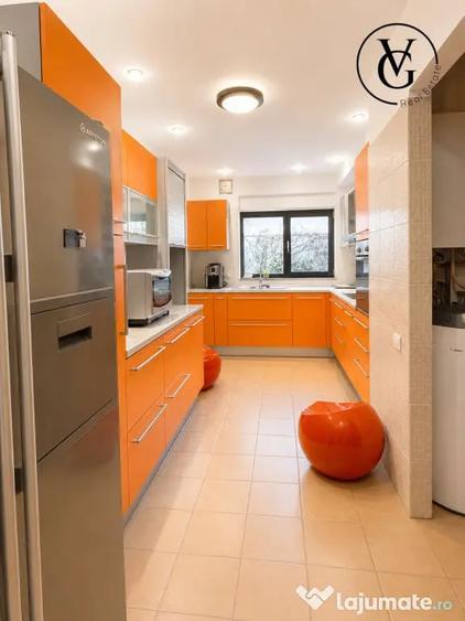 Apartament cu 4 camere decomandat în Central