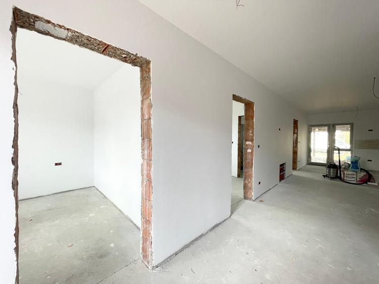 Duplex cu 4 camere cu Canalizare în Moșnița Veche