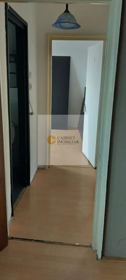 Apartament cu 3 camere semidecomandat în Giulești