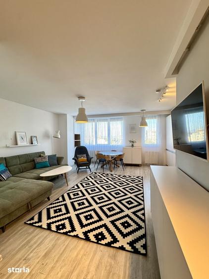 Apartament cu 3 camere decomandat în Central