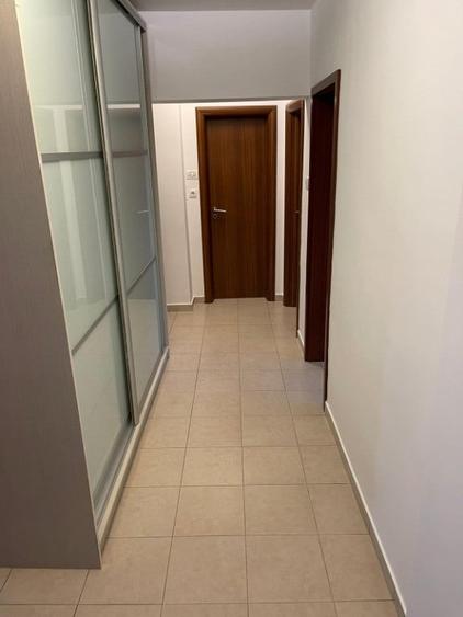 Apartament cu 3 camere decomandat în Apărătorii Patriei