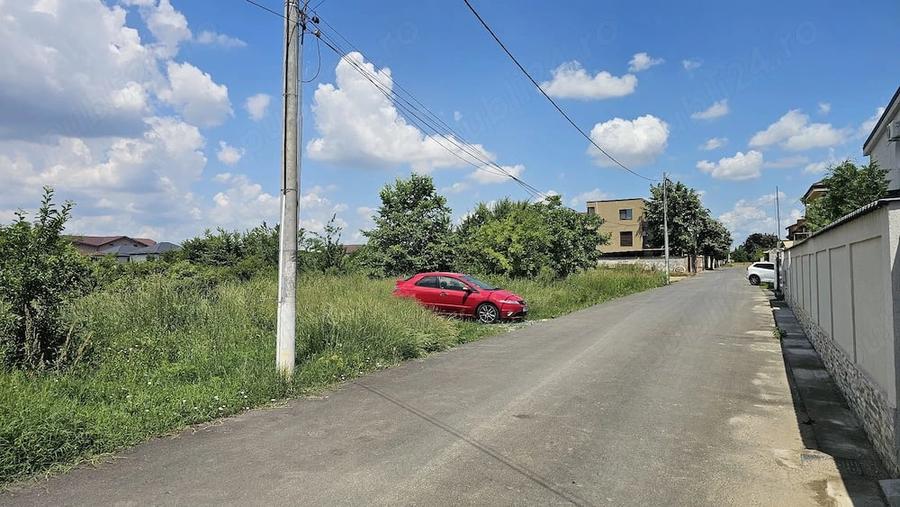 Teren de 1900 mp, în Central