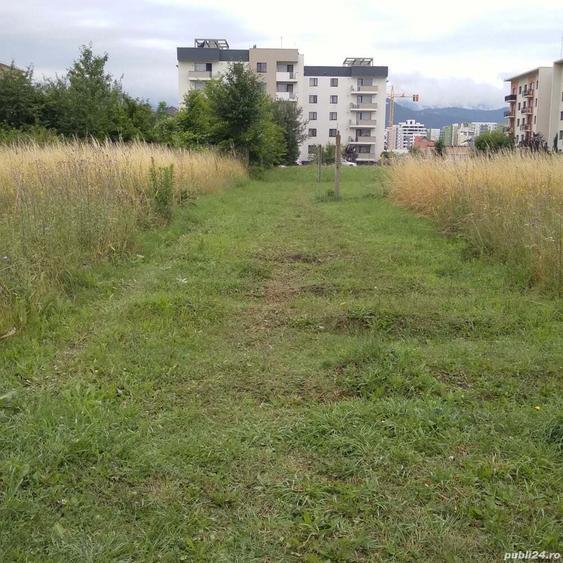 Teren de 1000 mp, în Tractorul