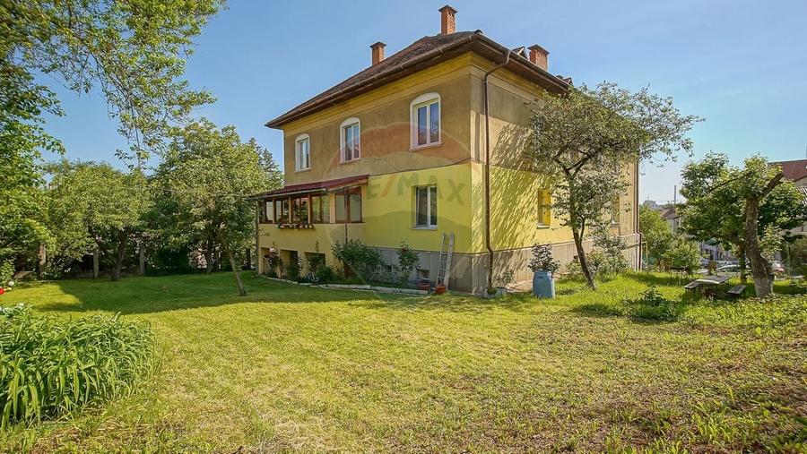 Apartament cu 2 camere decomandat în Centrul Istoric