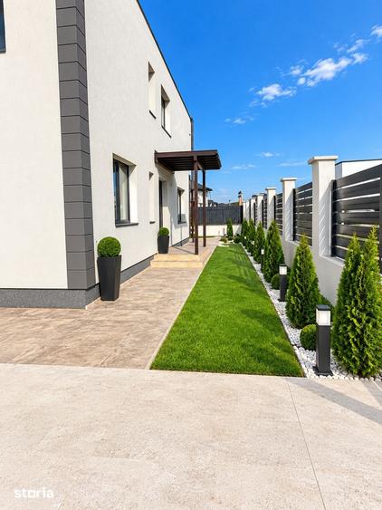 Casă cu 5 camere cu Teren 308 Mp în Central