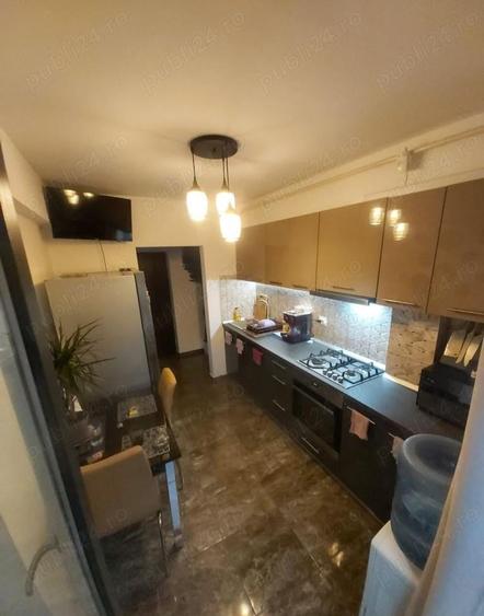 Penthouse cu 3 camere decomandat, mobilat în Berceni