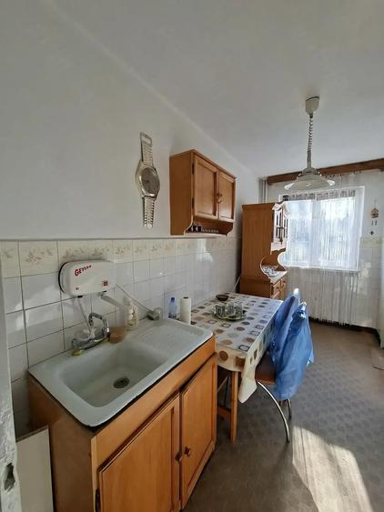 Apartament cu 2 camere semidecomandat în Moldova Nouă