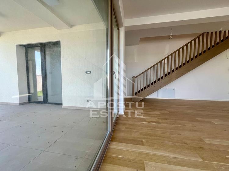 Duplex cu 5 camere cu Canalizare în Dumbrăvița