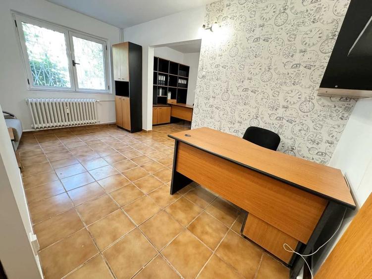 Spațiu comercial, de 30 mp, în Podu Roș