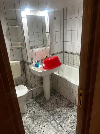 Apartament cu 3 camere decomandat în Port