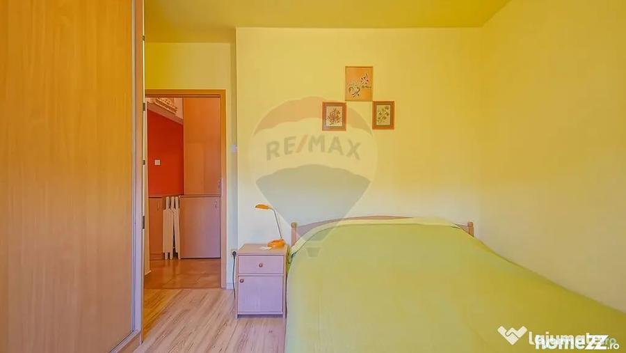 Apartament cu 3 camere decomandat în Răcădău