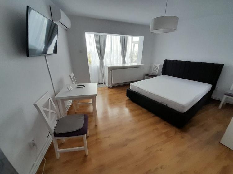 Garsonieră decomandată în Palazu Mare