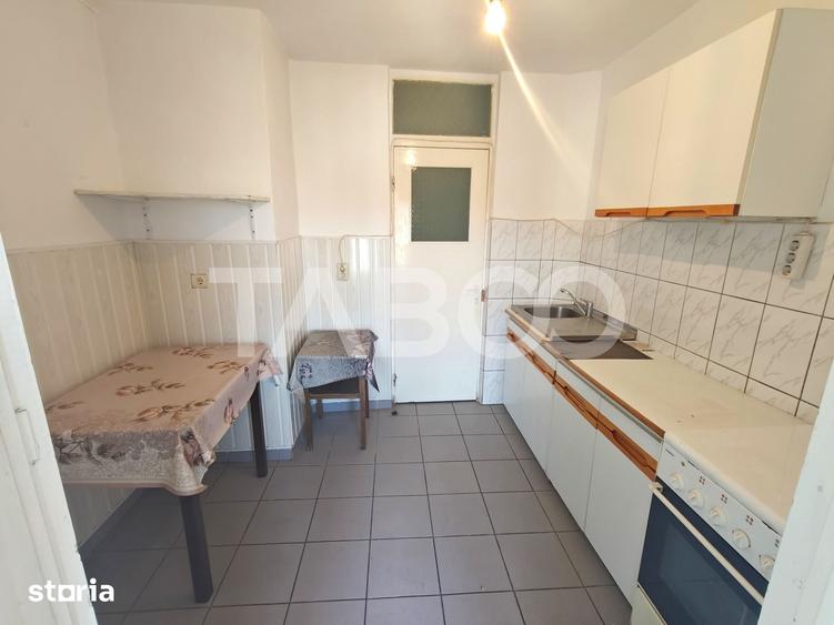 Apartament cu 2 camere decomandat în Terezian