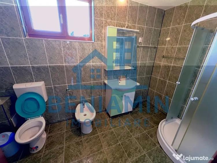 Casă cu 7 camere cu Teren 900 Mp în Popoveni