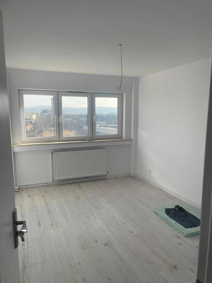 Apartament cu 3 camere decomandat în Cetate