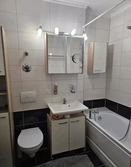 Apartament cu 3 camere decomandat în Avantgarden
